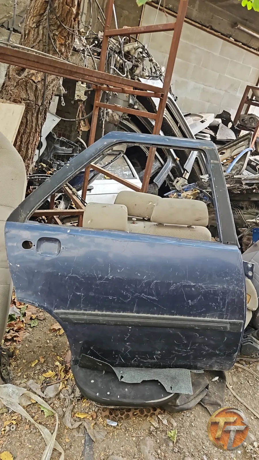 Tempra sağ arka kapı