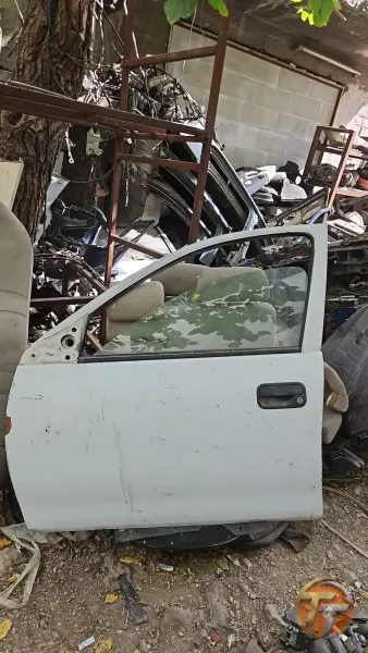 Opel Corsa B sol ön kapı