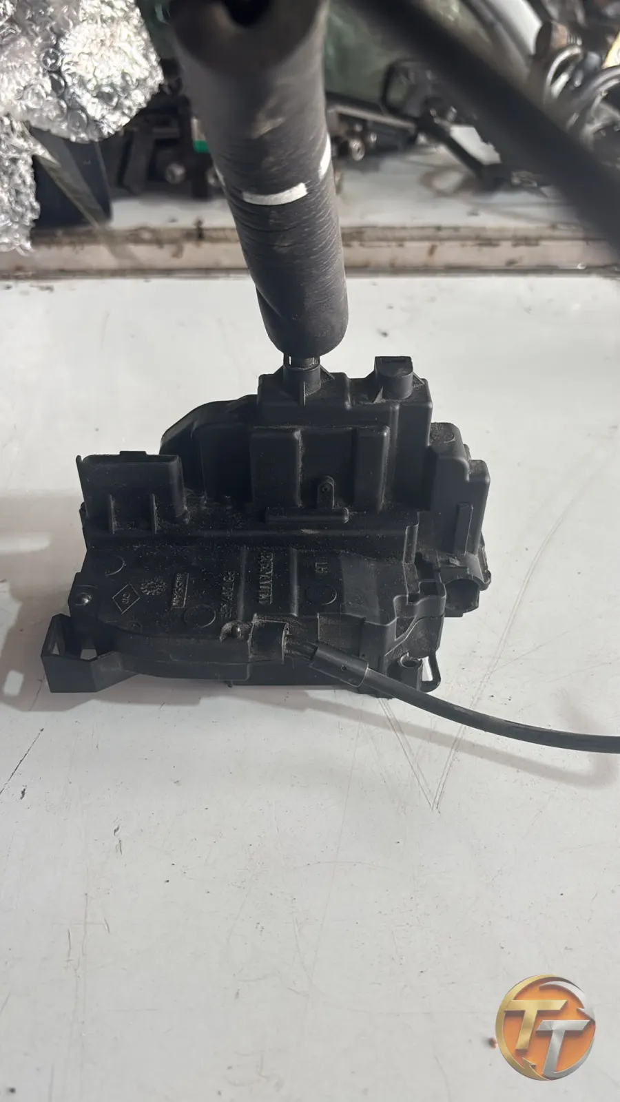 megane 3 scenıc 3 sol arka kapı kilidi 825030032R