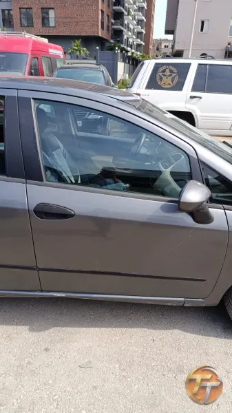 Linea sağ ön kapı