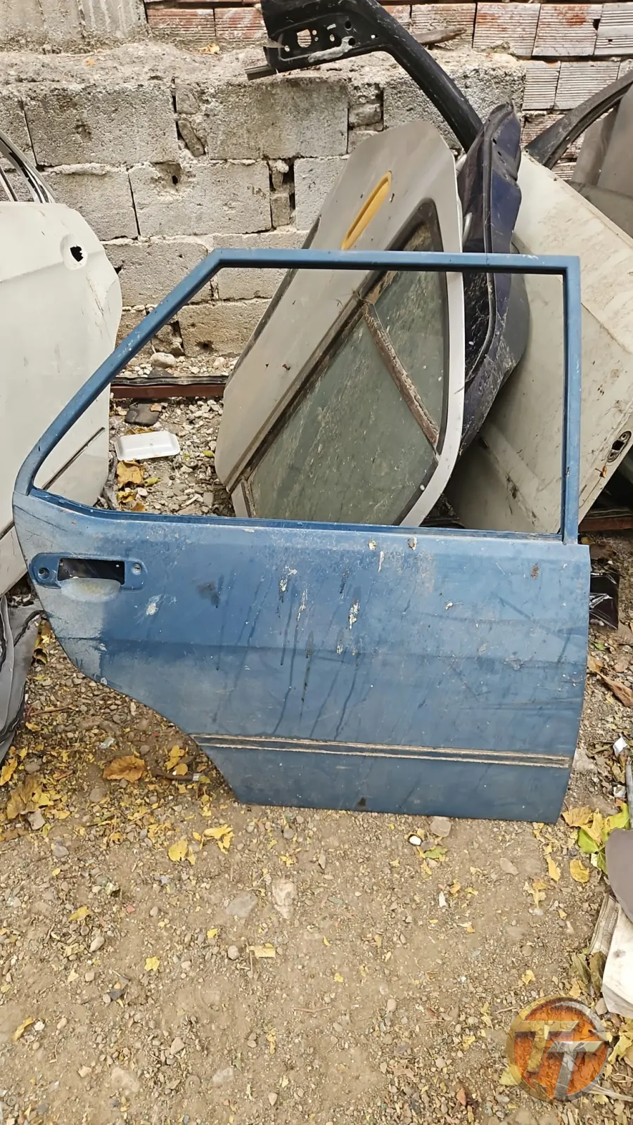 Tofaş Şahin sağ arka kapı