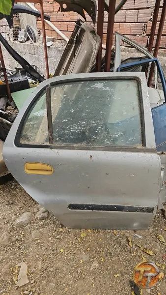 geely sag arka kapı