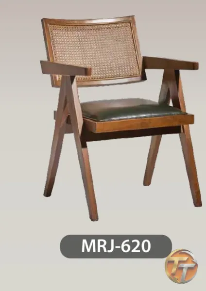 MRJ-620 Sandalye