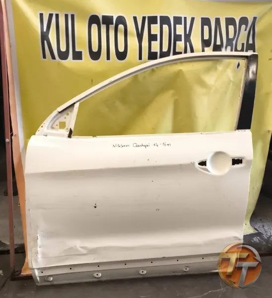 14 16 model Nissan Qashqai sol ön kapı