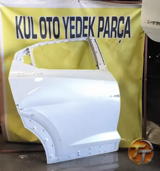 2019 model Nissan Juke 2 sağ arka kapı