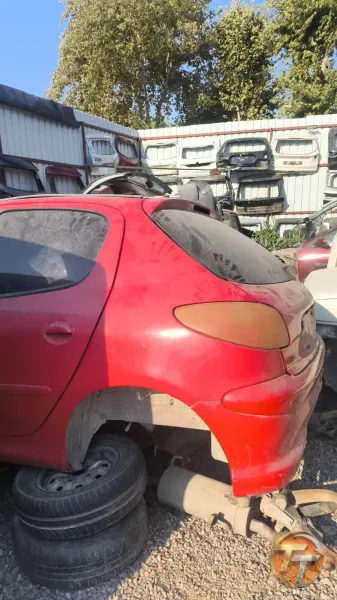 Peugeot 206 sol arka kesme çamurluk