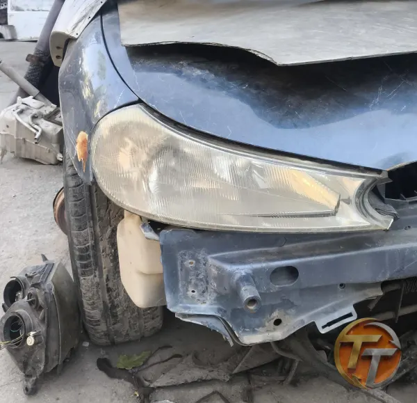 Ford Mondeo sağ ön far