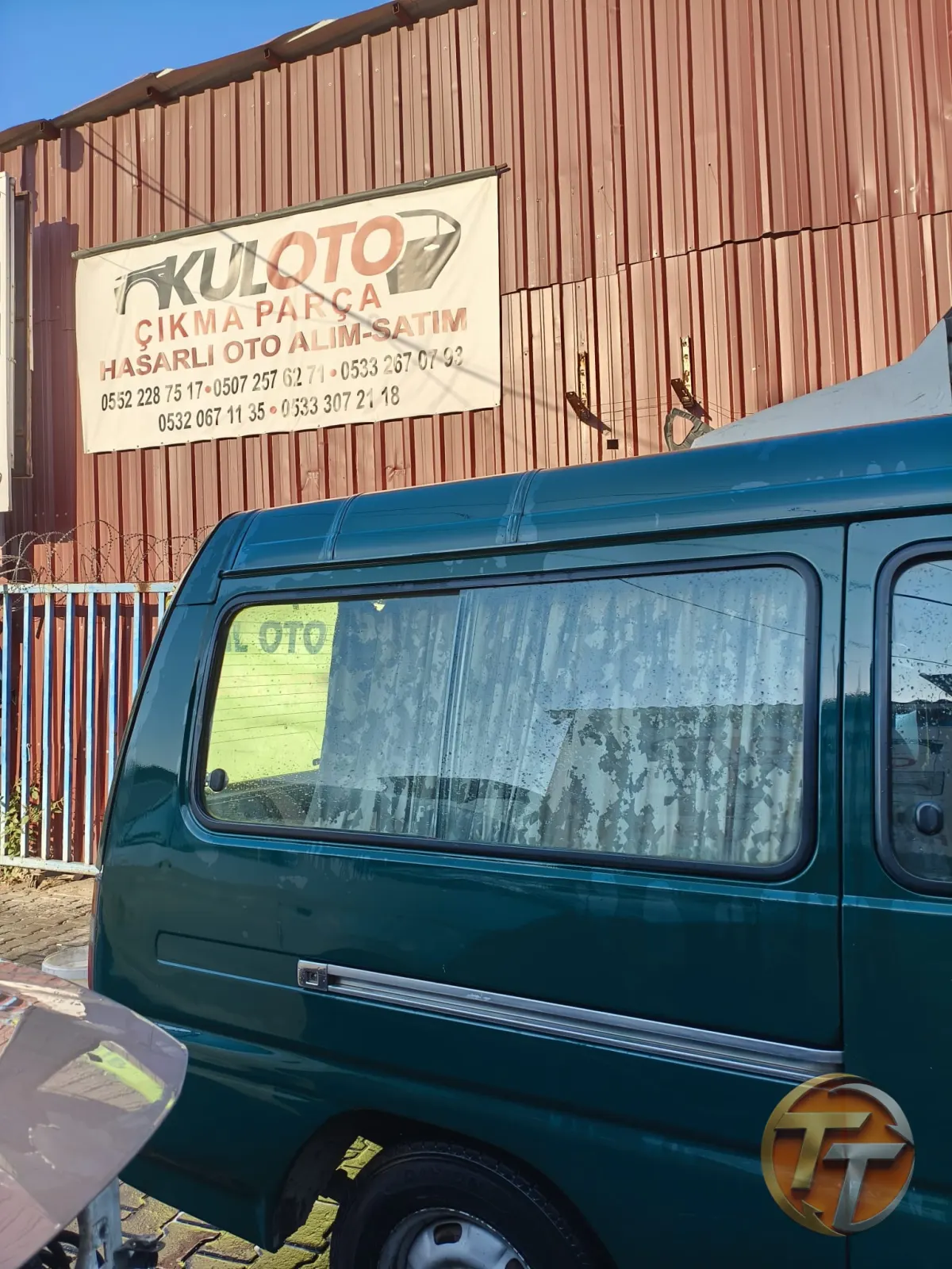 2000 model Mitsubishi l300 sağ arka kesme çamurluk