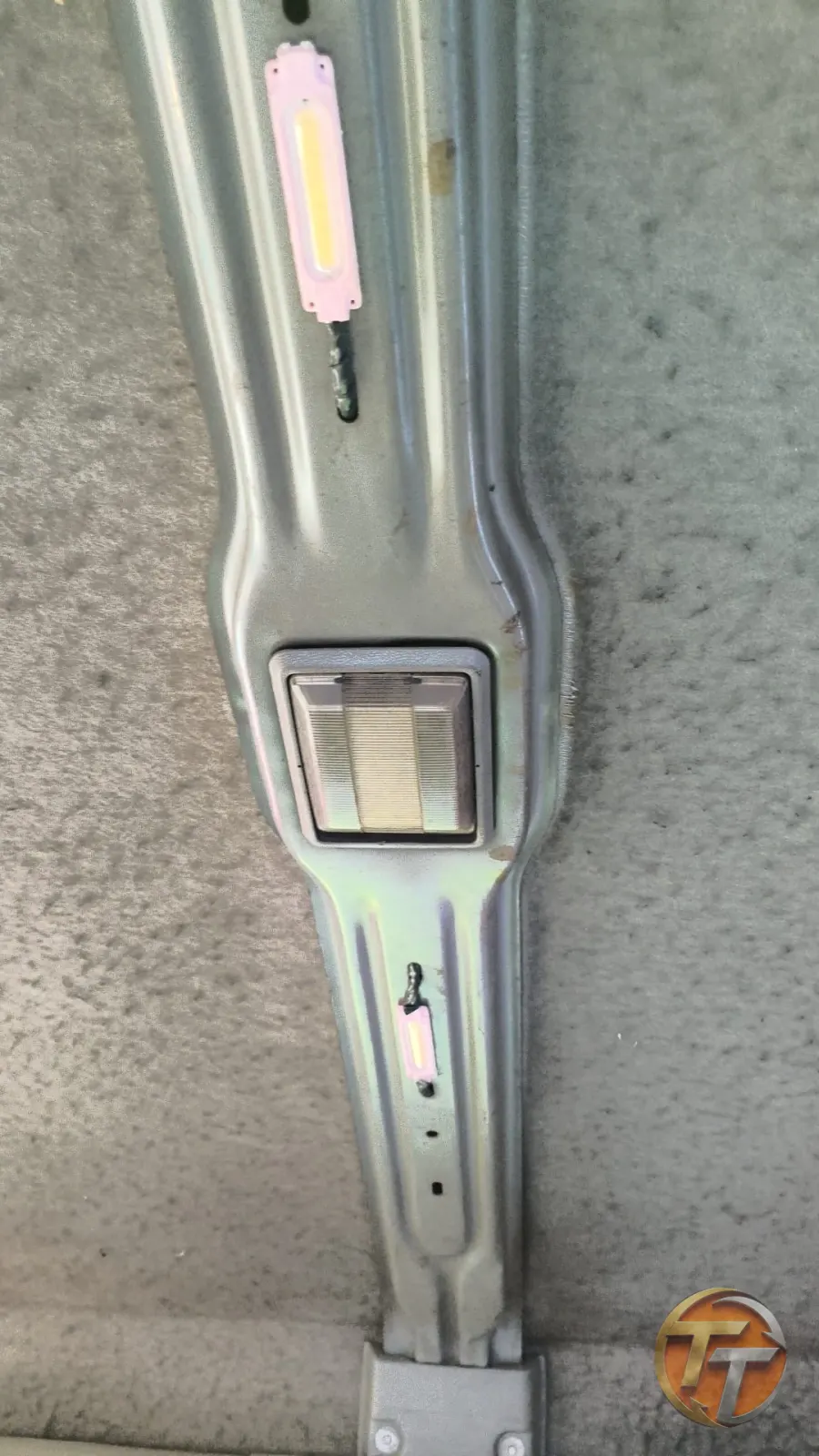 2000 model Mitsubishi L200 tavan lambası
