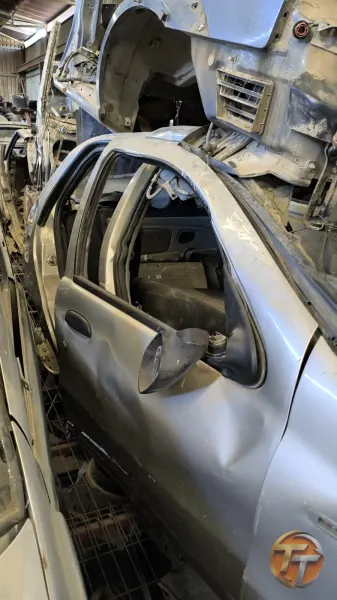 Fiat Albea sağ ön kapı