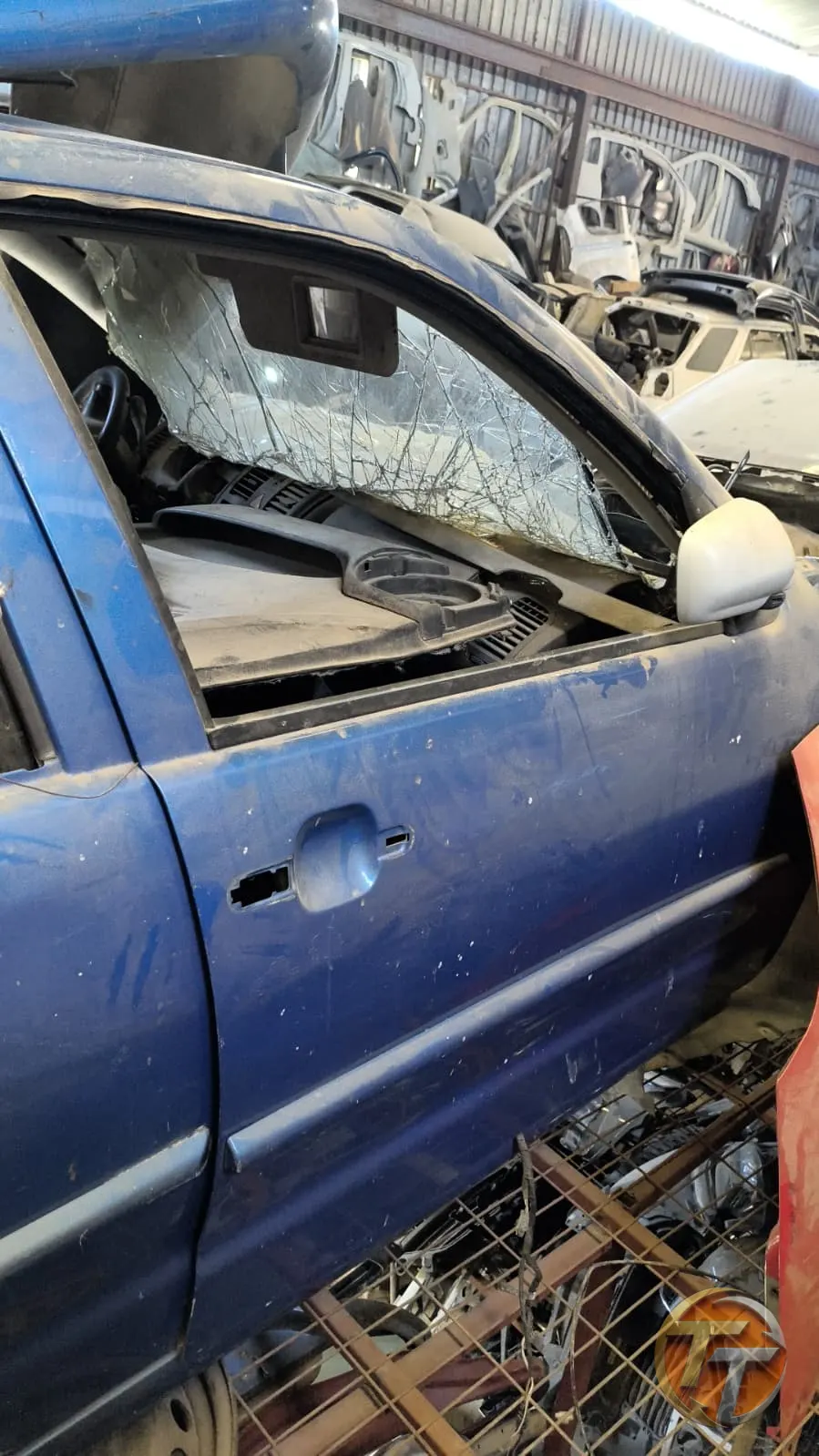2000 model Volkswagen Polo klasik sağ ön dolu hatasız kapı