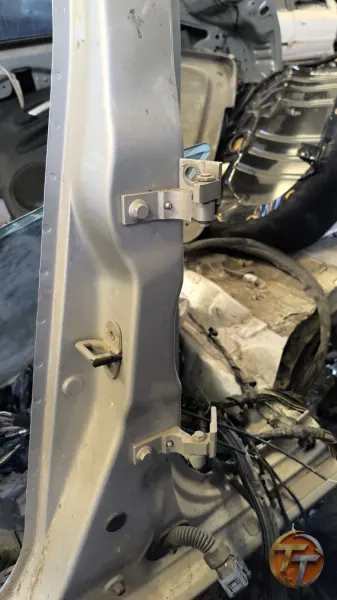 2011 model Fiat grand Punto sol arka kapı menteşesi