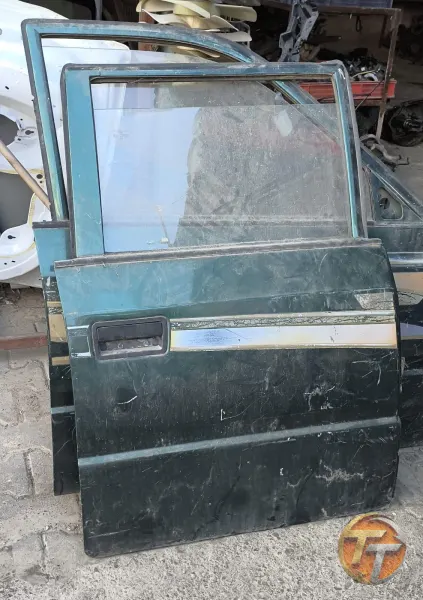 Tata talcolina sağ arka kapı