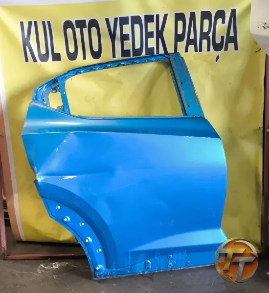 2019 model Nissan Juke 2 sağ arka kapı