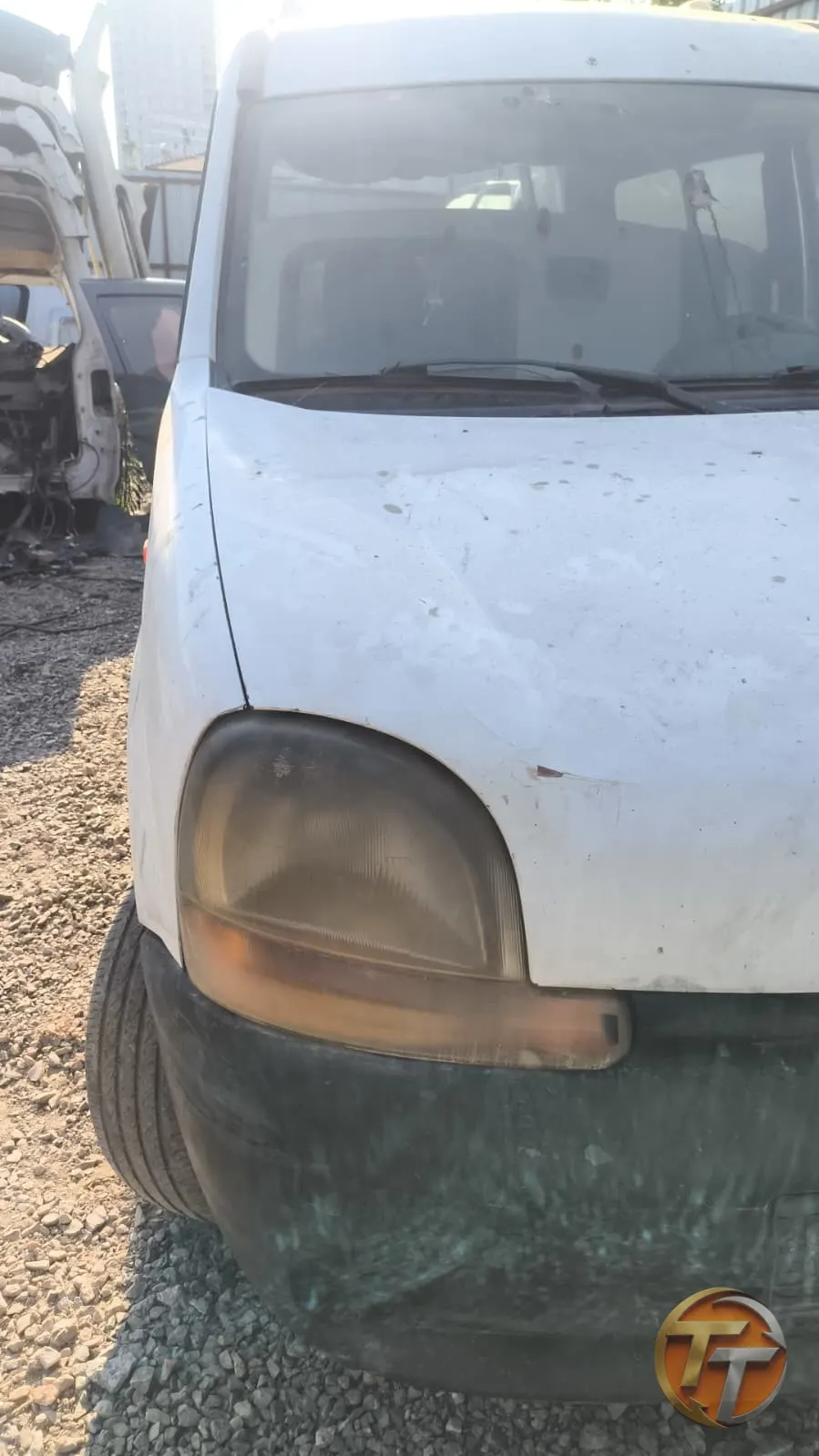 2002 model Renault Kangoo sağ ön far