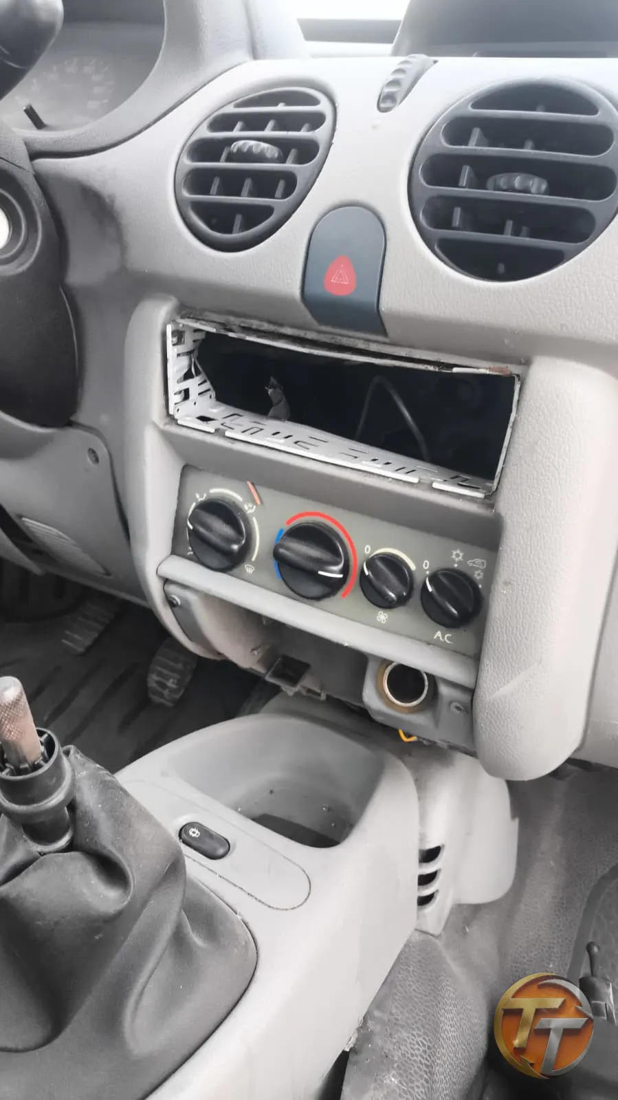 1.9 motor 2002 model Renault Kangoo klima kontrol paneli