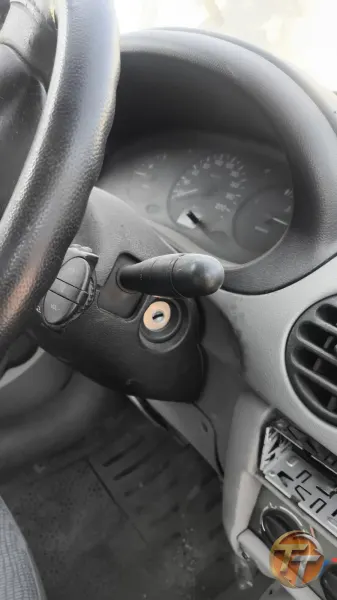 2002 model 1.9 Renault Kangoo sinyal kolu