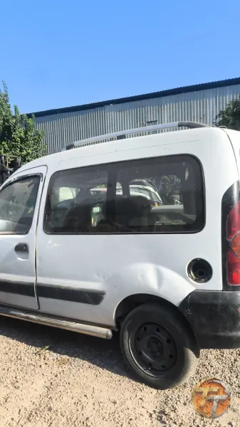 2002 model Renault Kangoo sol arka kesme çamurluk