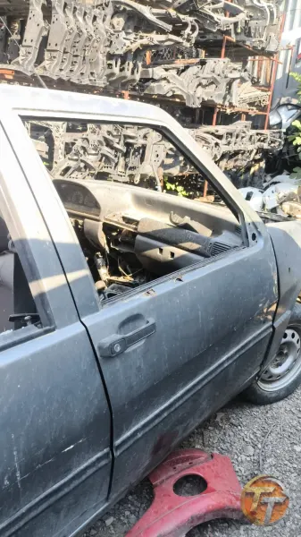 Fiat uno sağ ön kapı