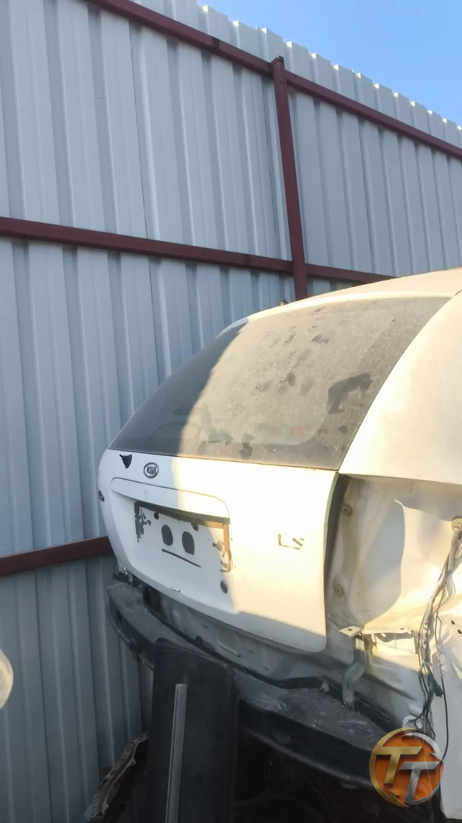 Kia rio arka bagaj kapağı