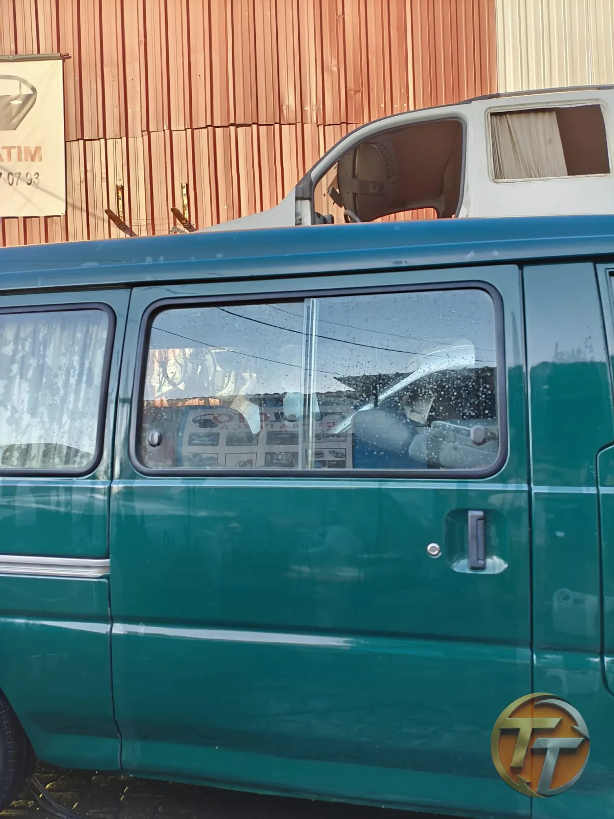 2000 model Mitsubishi L200 sağ arka sürgülü kapı