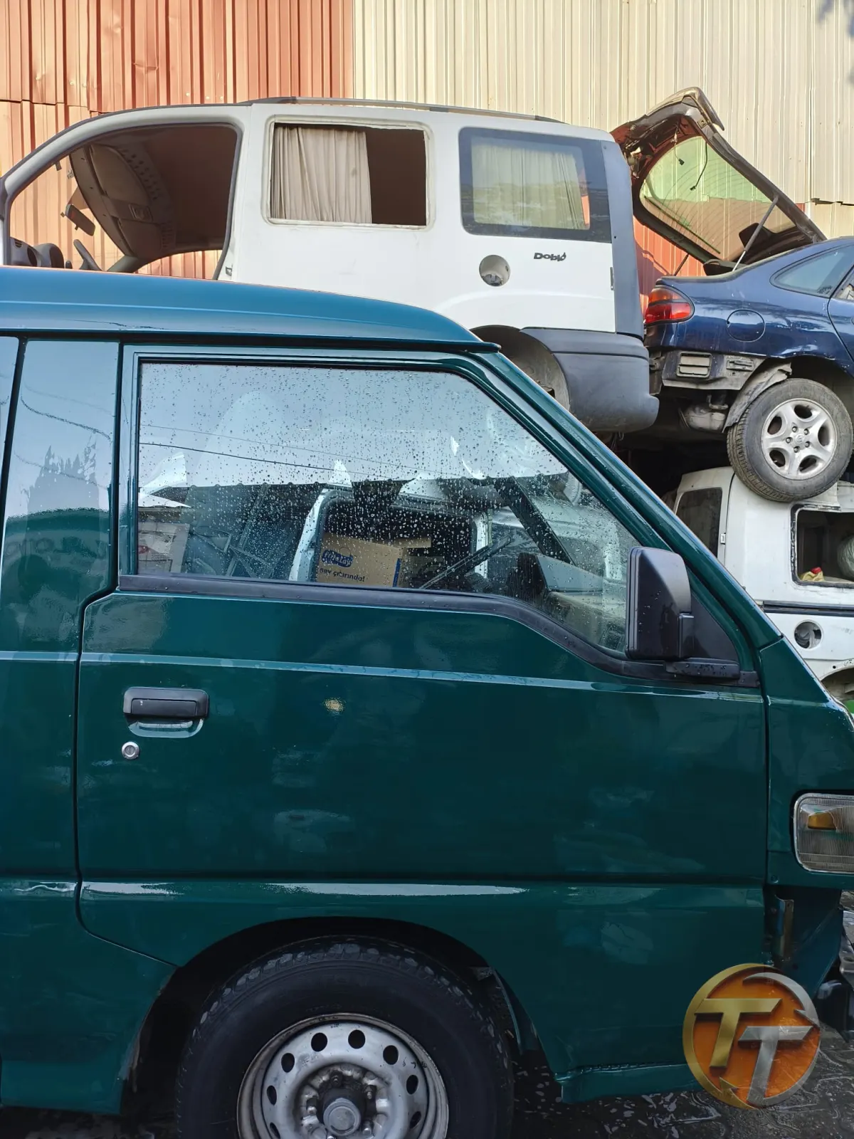2000 model Mitsubishi l300 sağ ön kapı