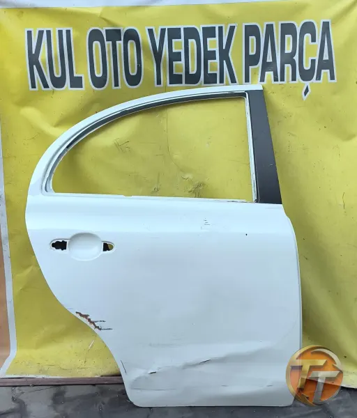 2015 model Toyota Yaris 4 sağ arka kapı