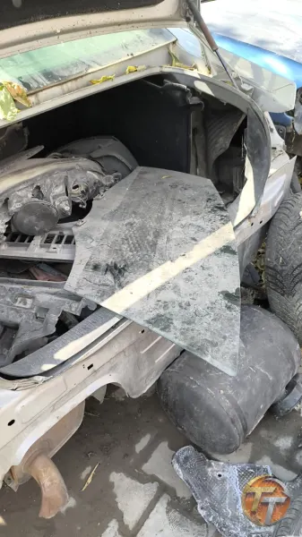 Peugeot 407 sol ön cam