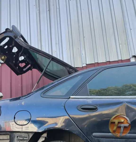 Renault Laguna 1 sağ arka kelebek camı