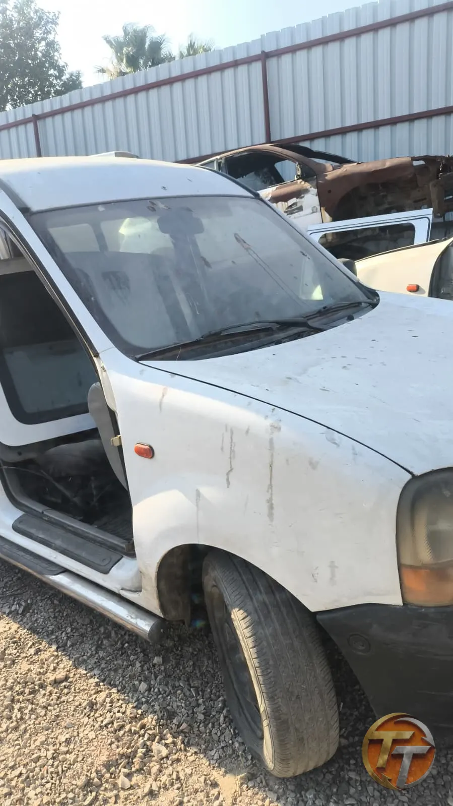 2002 model Renault Kangoo sağ ön çamurluk