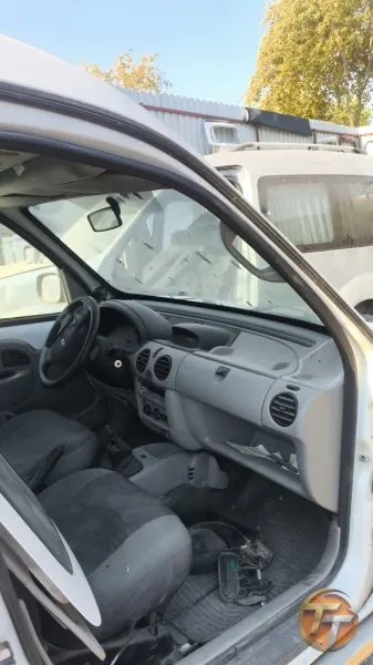 2002 model Renault Kangoo komple göğüslük