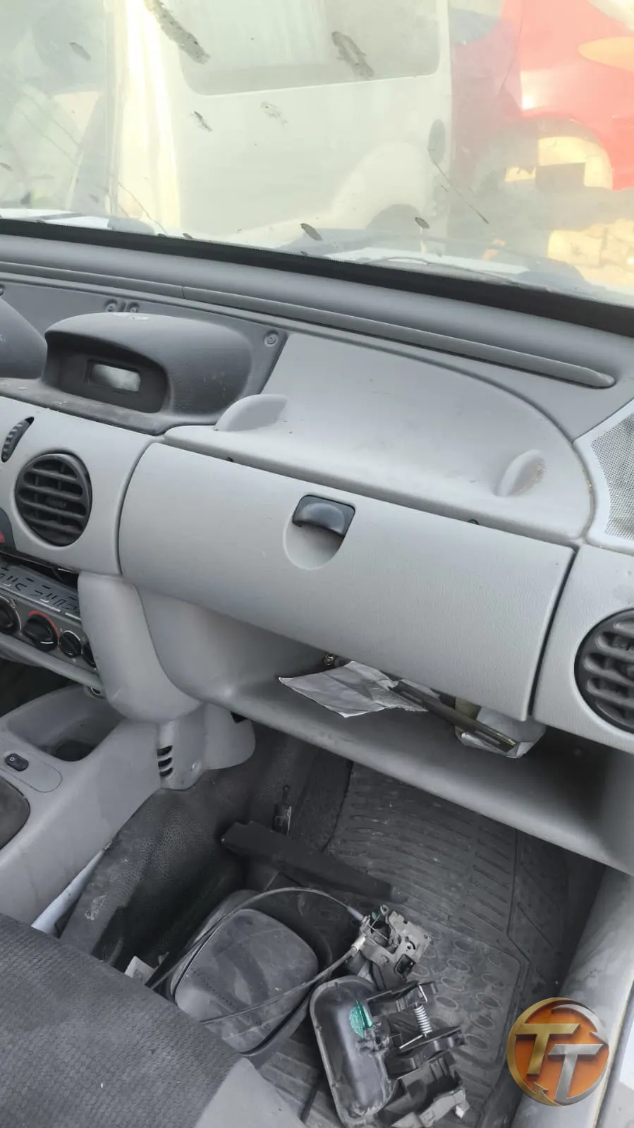 2002 model Renault Kangoo torpido kapağı