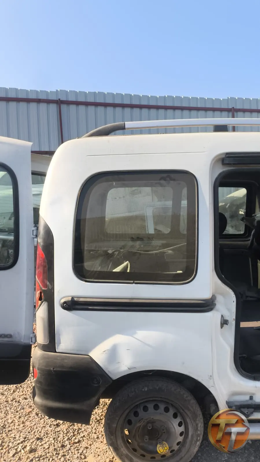 2002 model 1.9 Renault Kangoo sağ arka kesme çamurluk