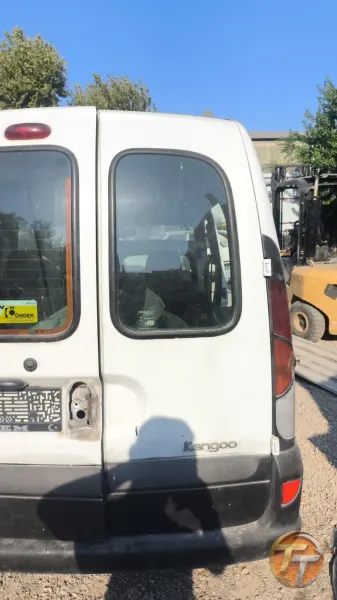 2002 model Renault Kangoo sağ arka bagaj kapağı