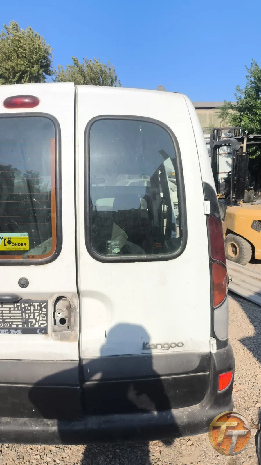 2002 model Renault Kangoo sağ arka bagaj kapağı