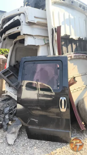 2013 model Fiat Fiorino sağ arka hatasız sürgülü kapı