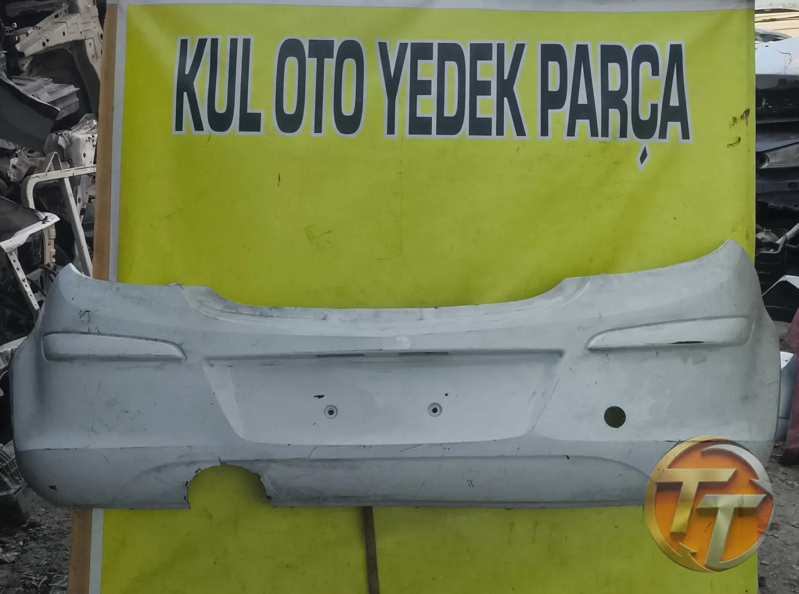 06 14 model Opel Corsa d arka tampon