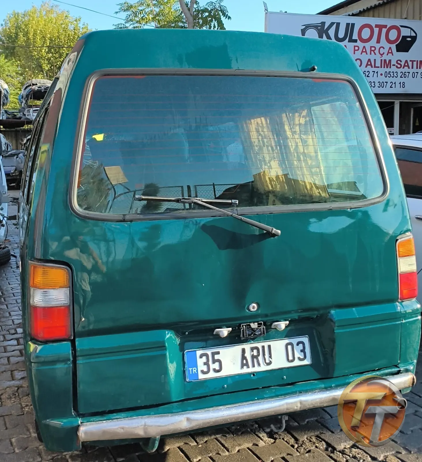 2000 model Mitsubishi l300 arka bagaj kapağı