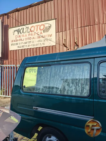 2000 model Mitsubishi l300 sağ arka kesme çamurluk