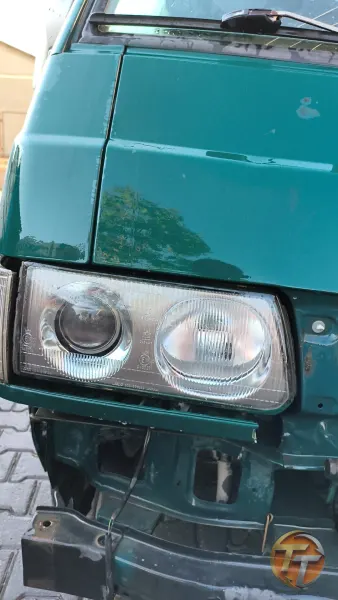 2000 model Mitsubishi L200 sağ mercekli far