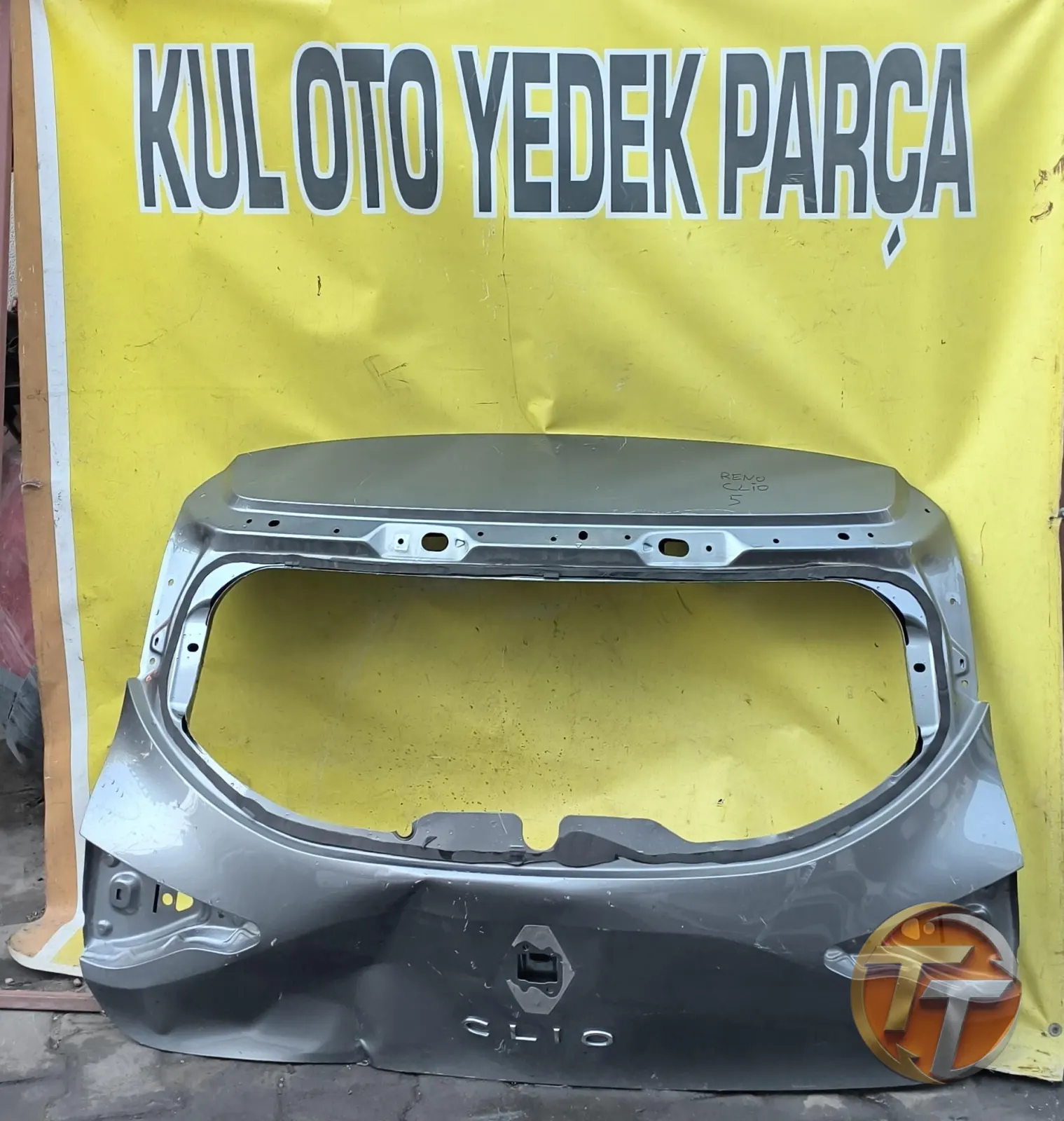 Ben o Clio 5 arka bagaj kapağı