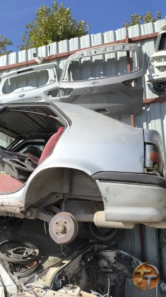 Renault 19 sol arka kesme çamurluk