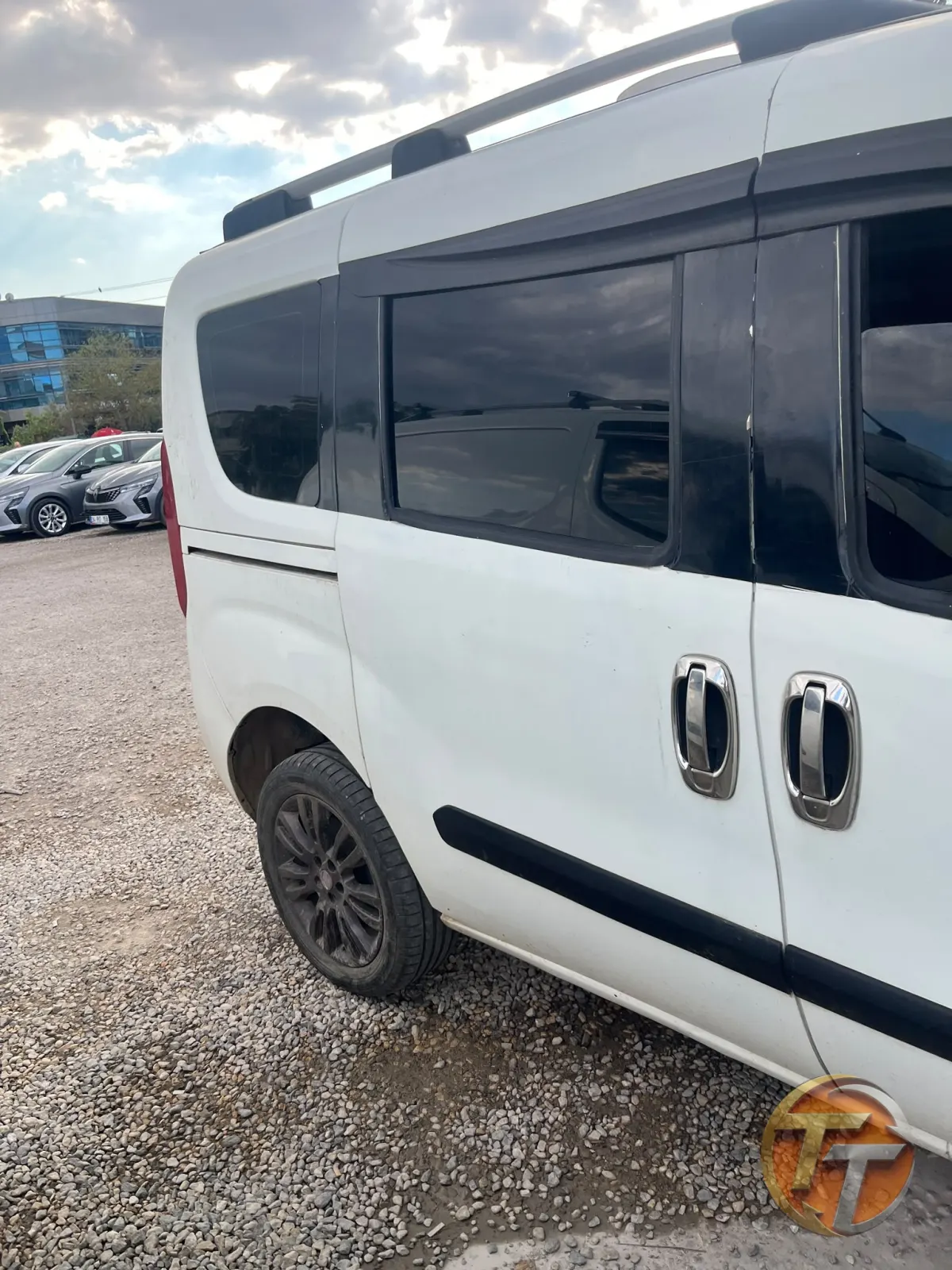 Fiat doblo sağ sürgülü kapı