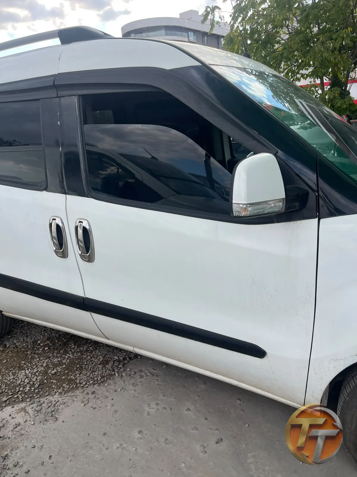 Fiat doblo sağ ön kapı