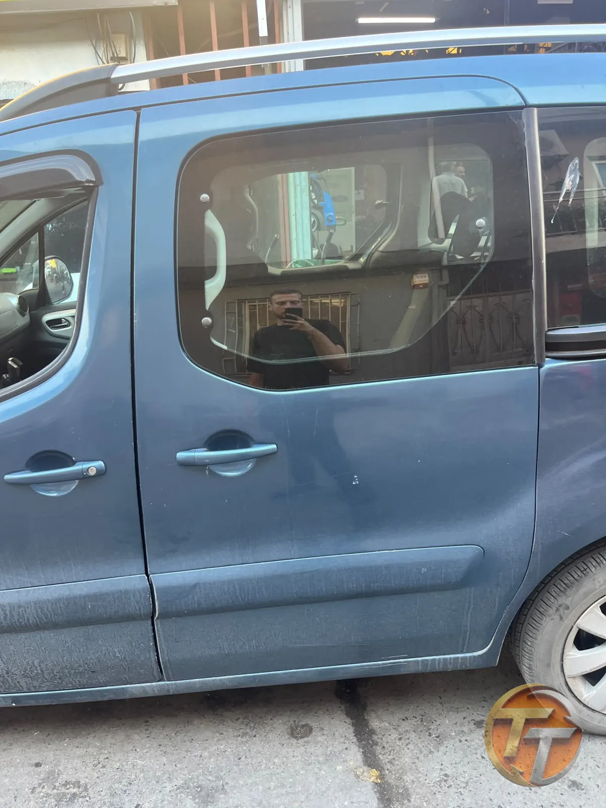 Citroen berlingo sol sürgülü kapı