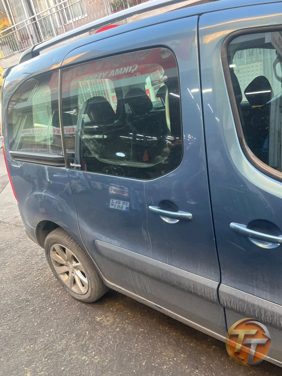 Citroen berlingo sağ sürgülü kapı