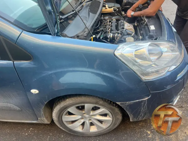 Citroen berlingo sağ ön çamurluk