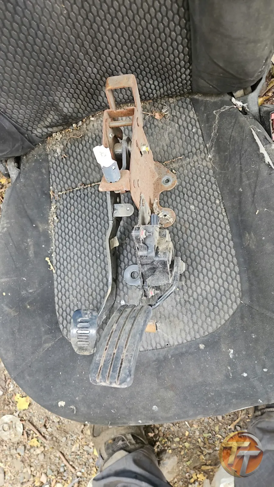 Renault Megane 2 1.5 gaz pedalı