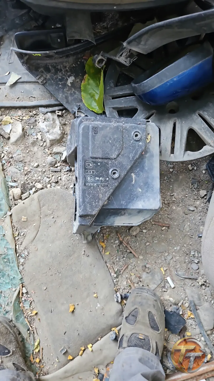 Renault Megane 2 sigorta alt üst kapak