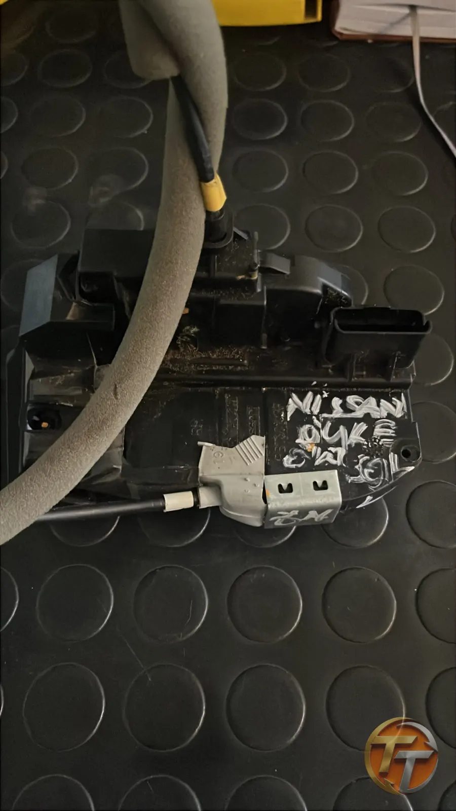 Nissan juke sol ön kapı kilidi